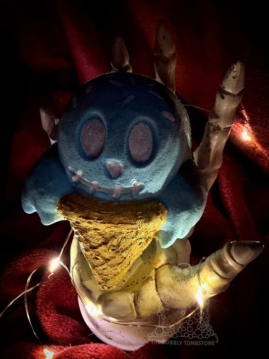 Spooky Scoop 👻🍦 Peppermint Vanilla Bath Bomb