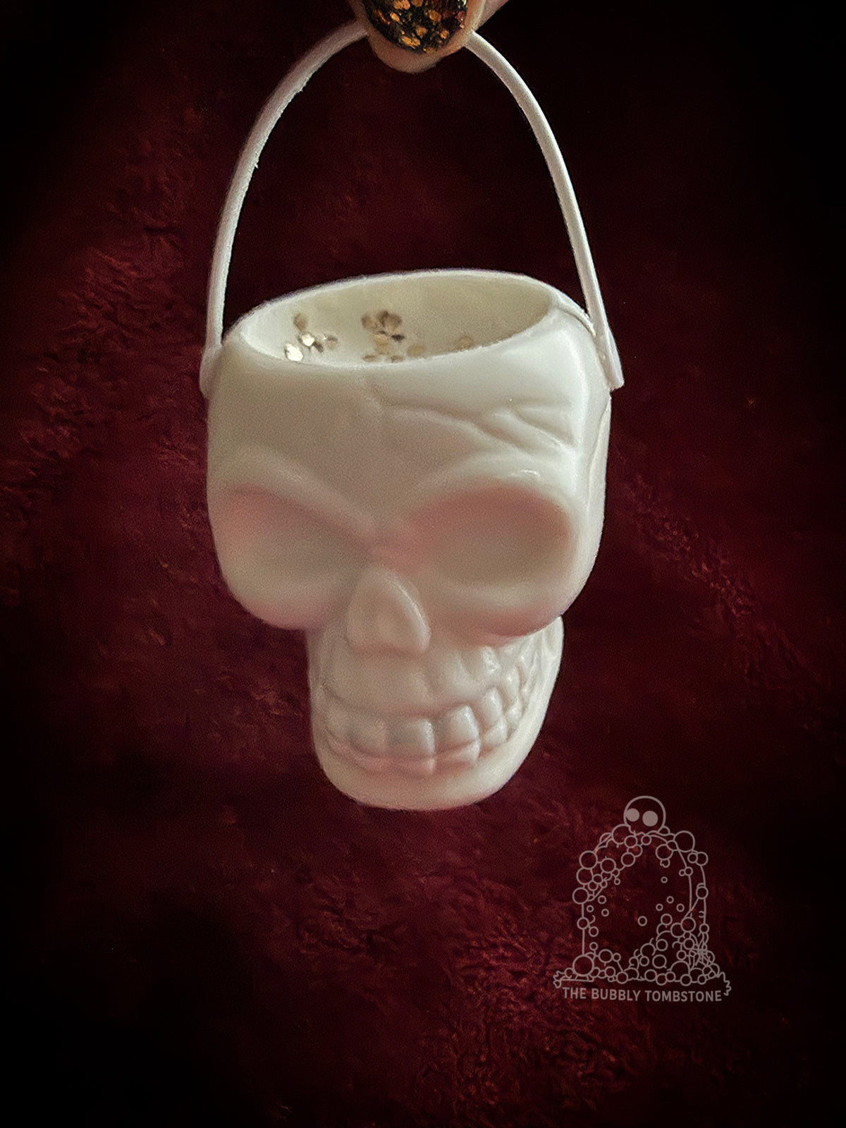 💀 Cashmere Cauldron Skull Bath Bomb — Mystery Ghost Surprise