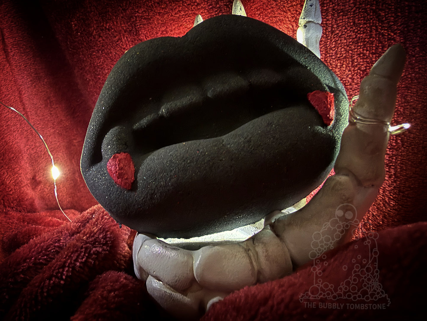 Sanguine Smile Vampire Bath Bomb🧛🏻‍♀️