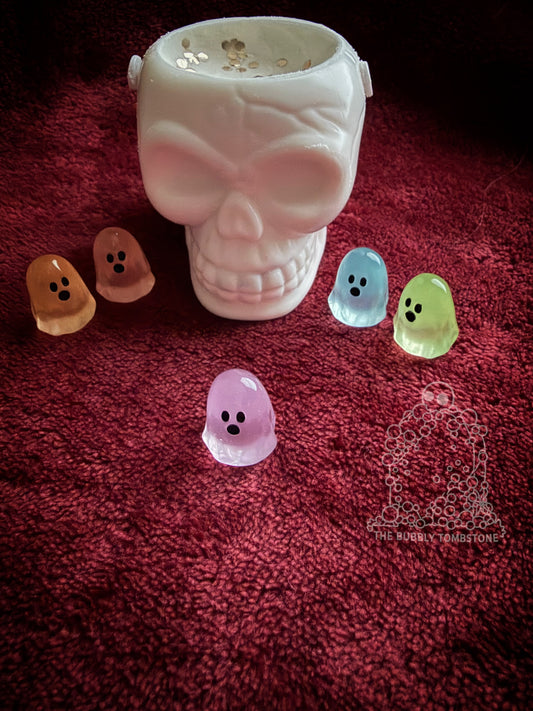 💀 Cashmere Cauldron Skull Bath Bomb — Mystery Ghost Surprise