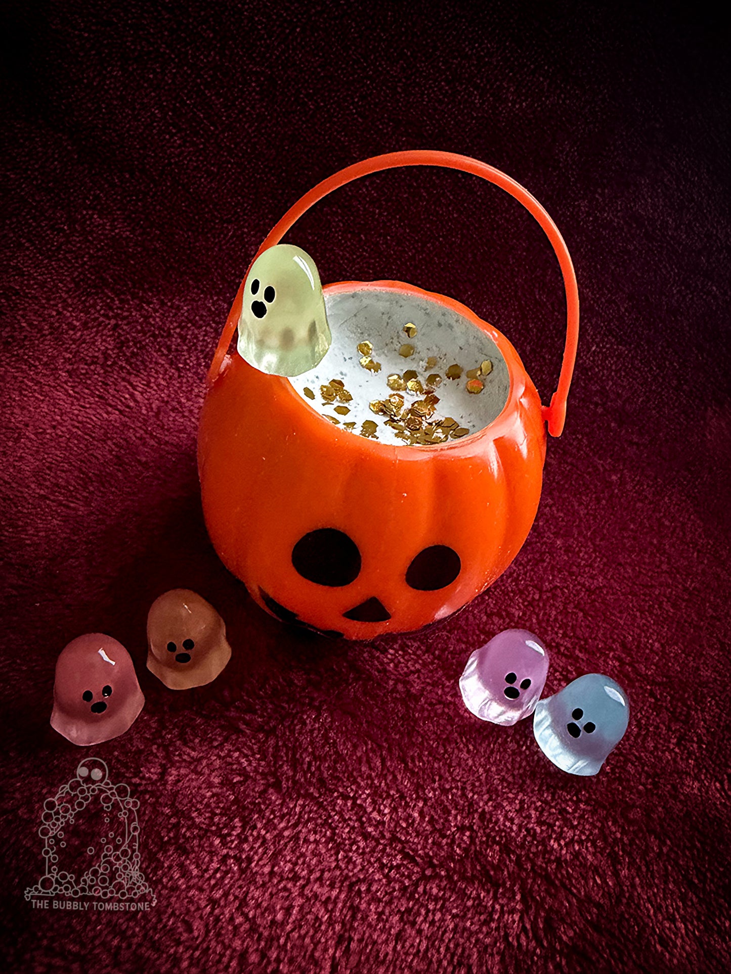 👻 Ghost in the Cauldron Mystery Bath Bomb