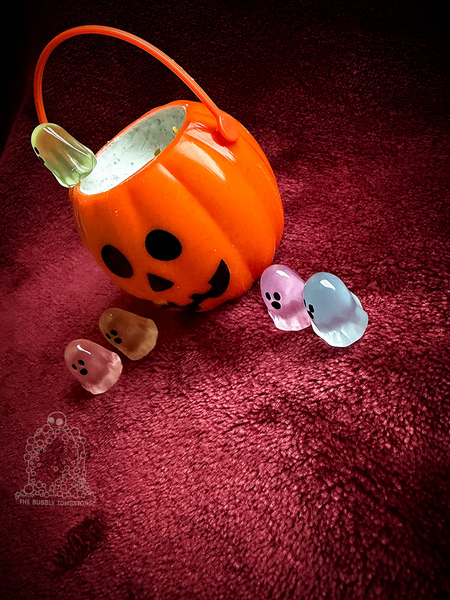 👻 Ghost in the Cauldron Mystery Bath Bomb
